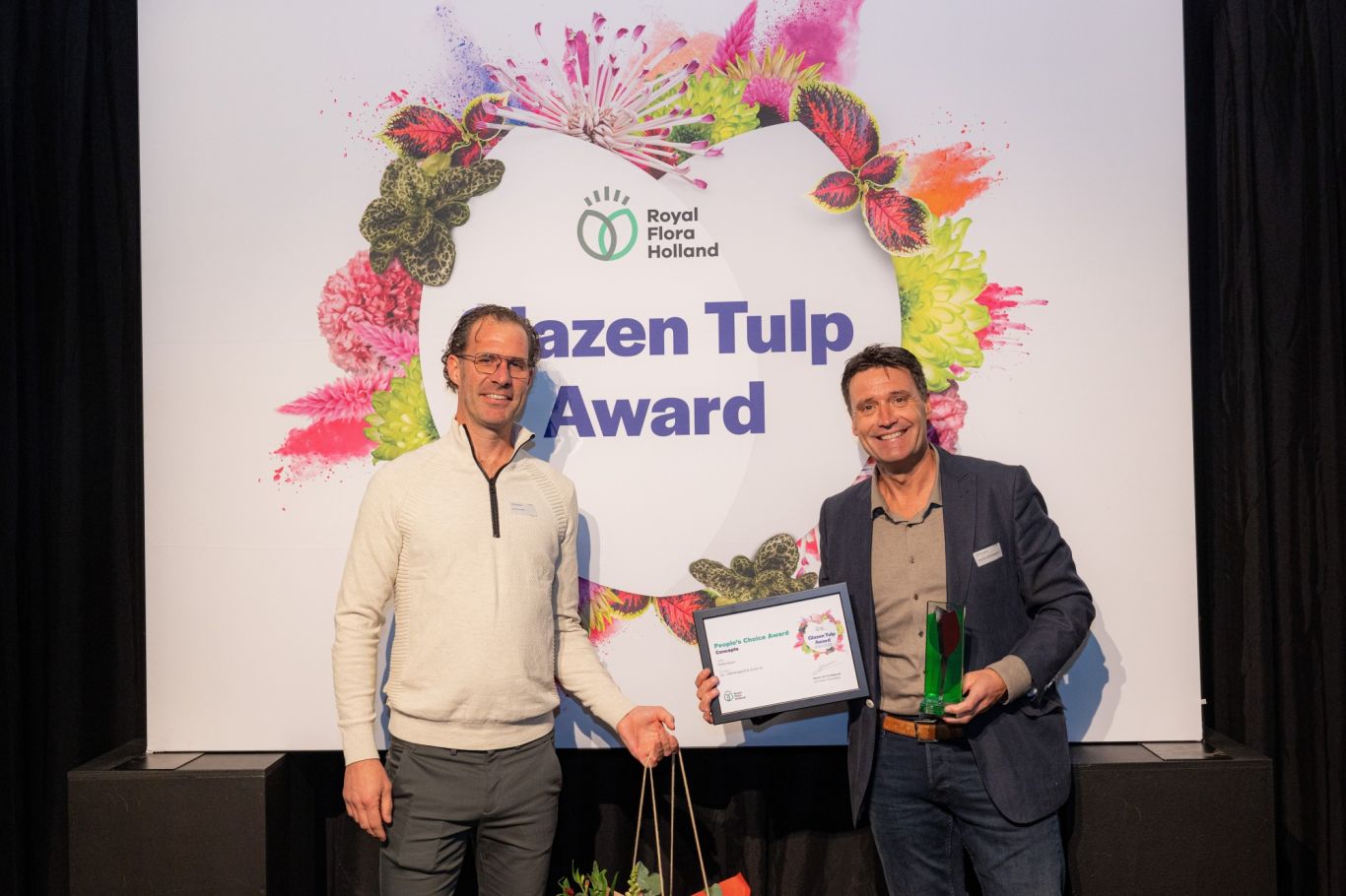 Publieksprijs Concepten Jac Uittenbogaard Zonen bv Hosta Aqua