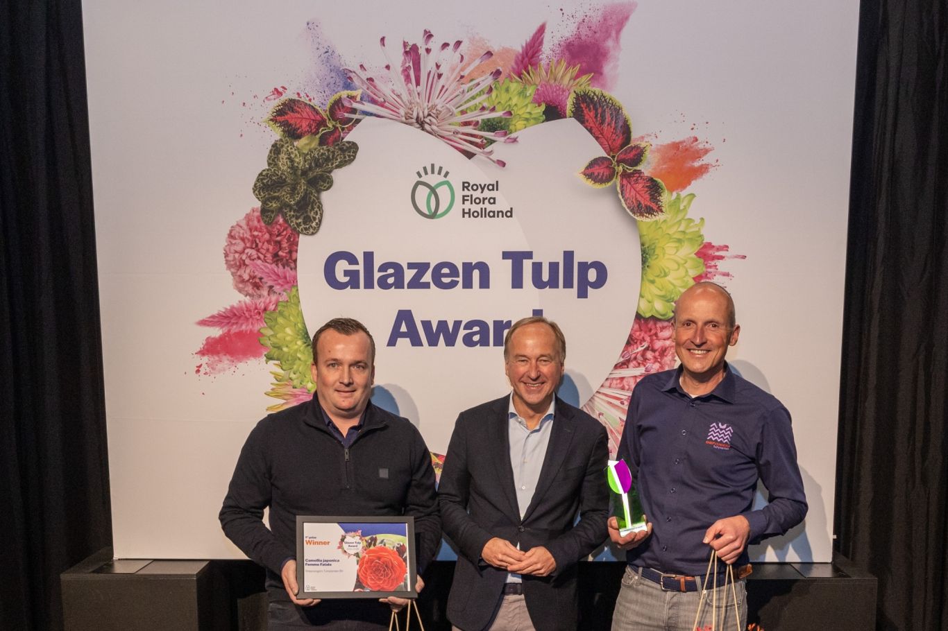 Winnaar Tuinplanten Snepvangers Tuinplanten BV Camellia japonica Femme Fatale