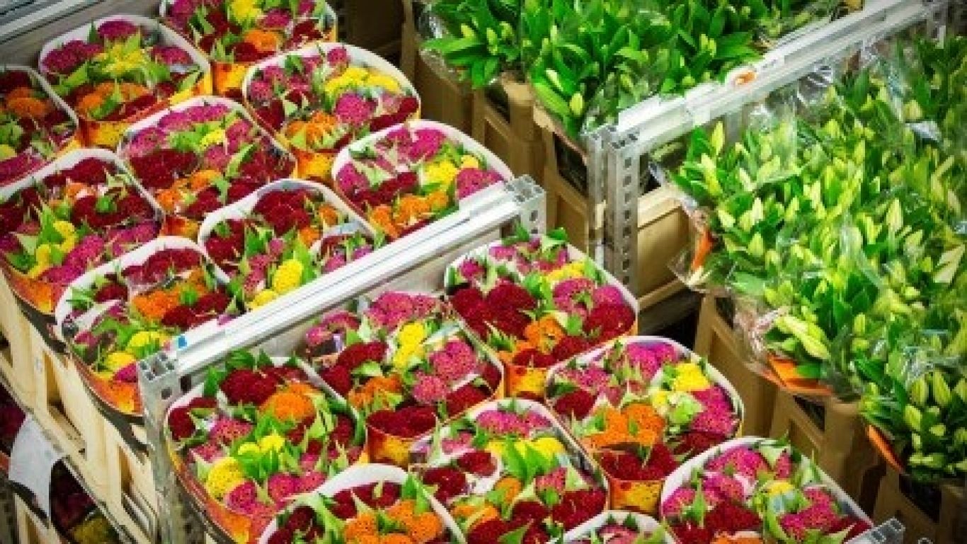 Royal Flora Holland Bloemboeketten op kar 20160510 01